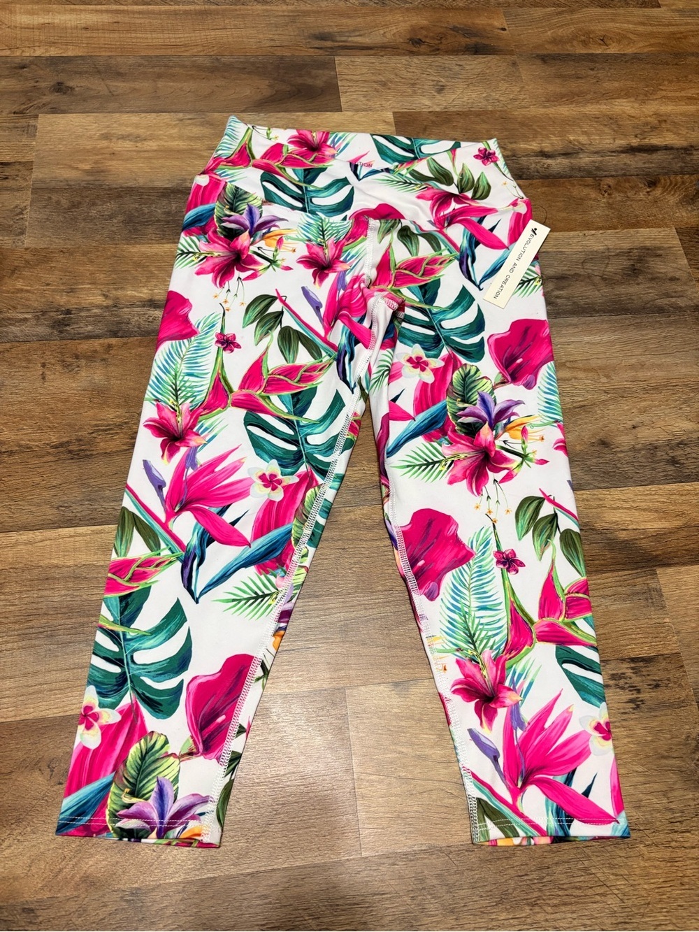 Evolution and Creation by Evy Tropical Floral Capri Leggings NWT Size Large